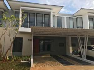DIJUAL Rumah Mewah Premier Estate t Kranggan lokasi di Jati Sampurna, tersedia melalui melalui situs Olx
