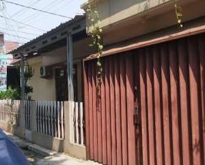 dijual rumah murah di jalan taman malaka selatan, duren sawit lokasi di Duren Sawit, tersedia melalui melalui situs Olx