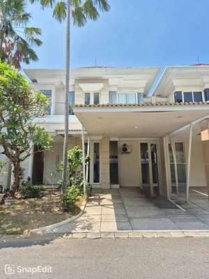 DIJUAL RUMAH PAKUWON INDAH LARIZ WOOD MINIMALIS MODERN SEMI FURNISHED lokasi di Pakuwon, tersedia melalui melalui situs Olx