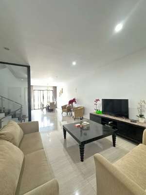 Dijual Rumah PIK Camar Elok uk 8x23m2 Minimalis Elegant Jakarta Utara lokasi di Pantai Indah Kapuk, tersedia melalui melalui situs Olx