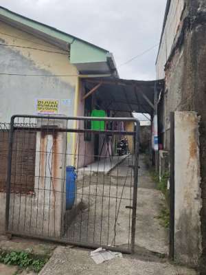 Dijual rumah strategis harga terjangkau lokasi di Karawaci, tersedia melalui melalui situs Olx