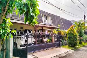 Dijual Rumah Taman Alfa Indah, Kembangan, 4BR, Lokasi StrategisAsri lokasi di Kembangan, tersedia melalui melalui situs Olx