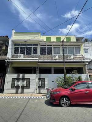 Dijual Rumah Usaha Kost Selalu Penuh Deltasari Waru Sidoarjo lokasi di Waru, tersedia melalui melalui situs Olx