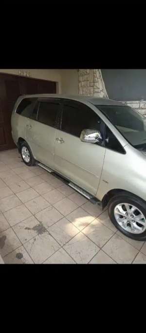 Jual bekas Dijual Toyota kijang inova metik tipe v,lokasi di 
