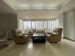 Dijual Unit Cakep Apartemen Royal Medit tipe 3BR Furnish Lantai Rendah lokasi di Tanjung Duren, tersedia melalui melalui situs Olx