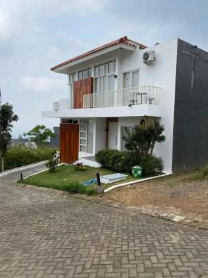 Dijual Villa Akses Private Area Hotel Kota Wisata Batu lokasi di Batu, tersedia melalui melalui situs Olx