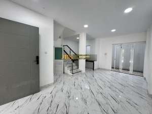 Dijual Villa di Komplek Jewel Residence Medan Jalan Sidorukun Medan lokasi di Medan Timur, tersedia melalui melalui situs Olx