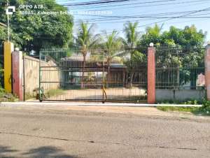 Disewakan lapangan futsal aktif lt 2000 M SHM Setu Bekasi lokasi di Setu, tersedia melalui melalui situs Olx