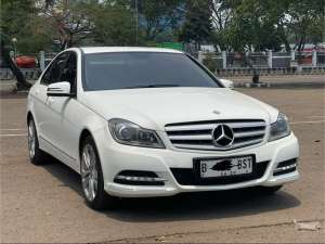 Jual bekas DISKON MERCY C200 CGI AT 2014,lokasi di 