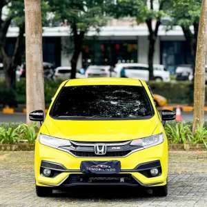 Jual bekas DP 15JT HONDA JAZZ 1.5 RS AT 2018 KUNING LEMON,lokasi di 