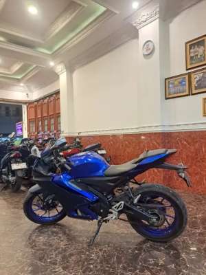 Jual bekas DP 1JT KREDIT YAMAHA R15 V4 2022LIKE NEW SUPER MULUS,lokasi di Pulo Gadung