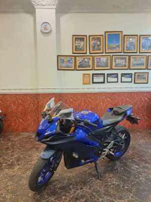 Jual bekas DP 1JTYAMAHA R15 V4 2022 KTP DAERAH BISA PENGAJUAN,lokasi di Karang Tengah