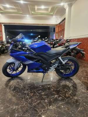 Jual bekas DP 2JUTAYAMAHA R15 V3 TAHUN 2021 GRATIS SERVISOLI 6,lokasi di Cimanggis