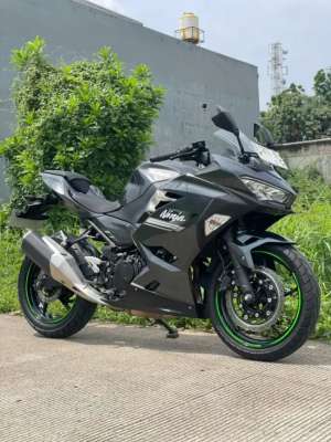 Jual bekas Dp 800rb Ninja 250 FI thn 2022 Siap Pakai,lokasi di Karawaci