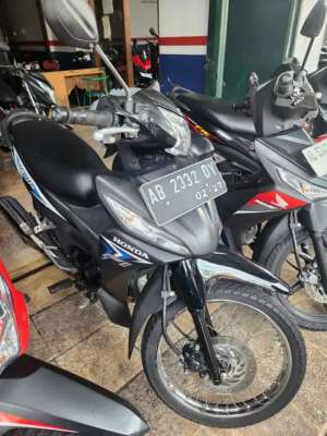 Jual bekas Dp nol Revo fit 2016 black Gbm,lokasi di Piyungan