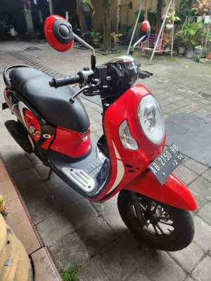 Jual bekas Dp500rb Scoopy hitam merah 2021 gbm,lokasi di Berbah