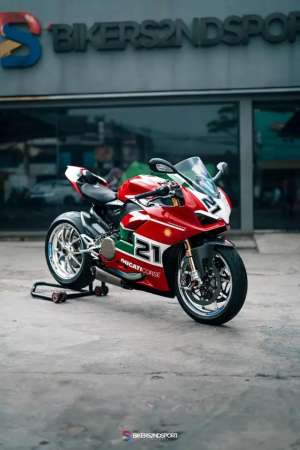 Jual bekas DUCATI PANIGLAE V2 TROY BAYLISS 2023,lokasi di Pondok Gede