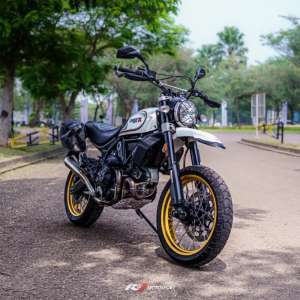 Jual bekas Ducati Scrambler 800 enduro Nik 2017 Knalpot arrow,lokasi di Serpong