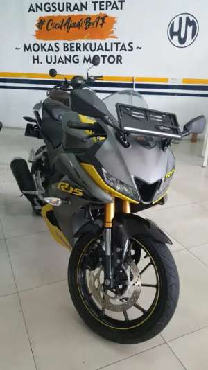 Jual bekas E R15 v3 2020 mulus siap.pake hrga murah,lokasi di Ciseeng