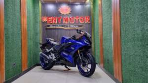 Jual bekas ENY MOTOR - YAMAHA R15 V3 SERIES TH 2018 - BLUE BLACK,lokasi di Tandes