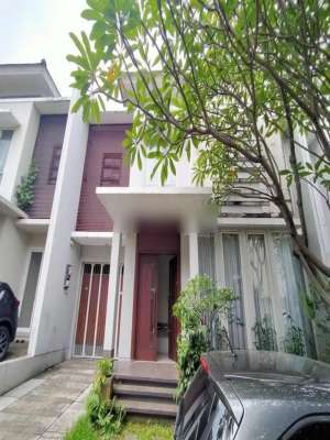 EXCLUSIVE TOWNHOUSE DI BANGKA KEMANG lokasi di Mampang Prapatan, tersedia melalui melalui situs Olx