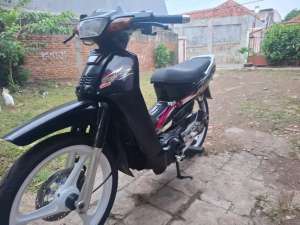 Jual bekas F1zr 1996bokong kotak,lokasi di Jatiwarna