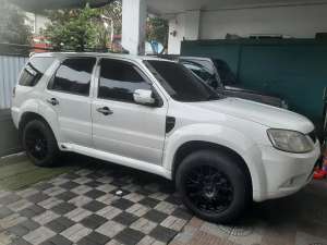 Jual bekas Ford Escape 2012 Bensin,lokasi di 