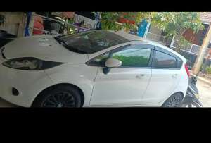 Jual bekas Ford fiesta 1.4L AT Trend,lokasi di 