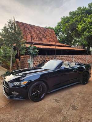 Jual bekas Ford mustang 2.3 cabrio 2016 hitam black mustang 2017 cabriolet record,lokasi di 