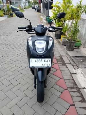 Jual bekas Genio 2024 Iss super istimewa pol,lokasi di Mulyorejo