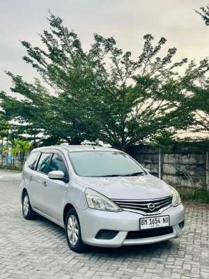 Jual bekas Grand livina 2014 metic super murah,lokasi di 