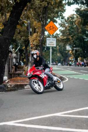 Jual bekas Gsx R 2017 Km 32 Ribu Surat lengkap,lokasi di Setia Budi