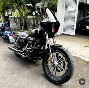 Jual bekas Harley Davidson Dyna Street Bob Special 2016,lokasi di Andir