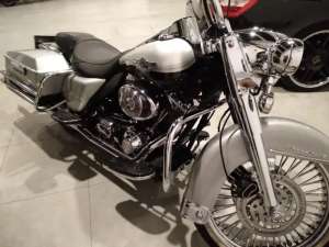 Jual bekas Harley Davidson FLHRC Road King Classic 100th Anniversary Edition,lokasi di Jagakarsa