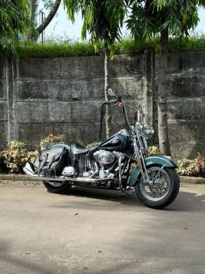 Jual bekas Harley Davidson Herittage Softail,lokasi di Kemang