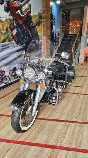 Harley Davidson-Road King 1999 lokasi di Buahbatu (Margacinta), tersedia melalui melalui situs Olx