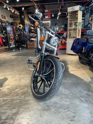 Jual bekas Harley Davidson Softail Breakout 2014,lokasi di Sukajadi