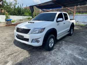 Jual bekas Hilux dc 2.5G 2014,lokasi di 