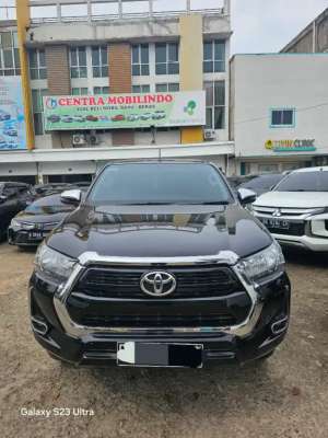 Jual bekas Hilux Dc 4x4 MT 2022 hitam dp 75 jt,lokasi di 