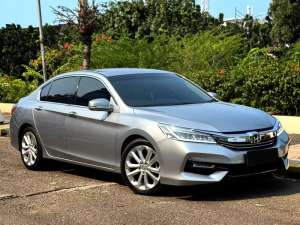 Jual bekas Honda Accord 2.4 VTI-L Facelift 2017 Pemakaian 2018,lokasi di 