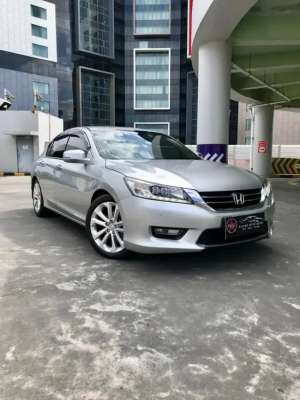 Jual bekas Honda Accord 2.4 VTI-L Th 2013 BLN 6 Silver Terawat SekaliMuluzz,lokasi di 