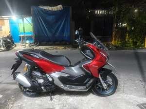 Jual bekas Honda adv 160 tahun 2022 surat lengkap STNK BPKB pajak panjang,lokasi di Cibinong