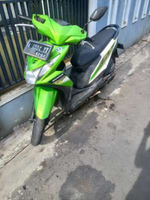 Jual bekas Honda beat 2013 hijau,lokasi di Karang Tengah