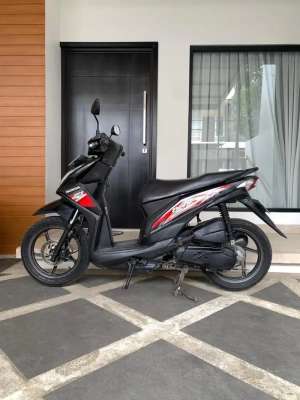 Jual bekas HONDA BEAT 2013 PAJAK IDUP, PLAT DKI, SURAT LGKP, MESIN ENAK SIAP PAKE,lokasi di Kelapa Gading