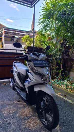 Honda Beat 2019 lokasi di Penebel, tersedia melalui melalui situs Olx