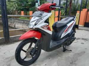 Jual bekas Honda beat cw fi th 2015 pajak hidup,lokasi di Beji
