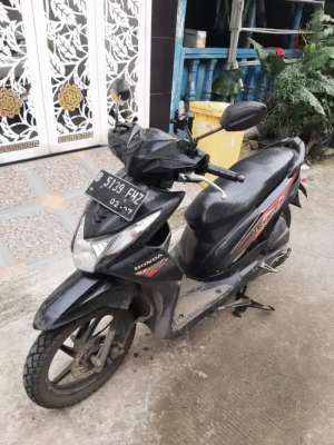 Jual bekas Honda Beat Fi 2013 ss lengkap mesin bagus pajak hidup Bekasi Kabupaten,lokasi di Bekasi Utara