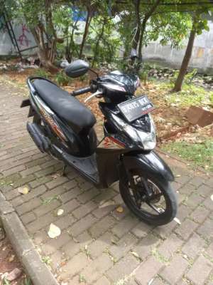 Jual bekas Honda Beat Fi Esp thn 2015,lokasi di Kalideres