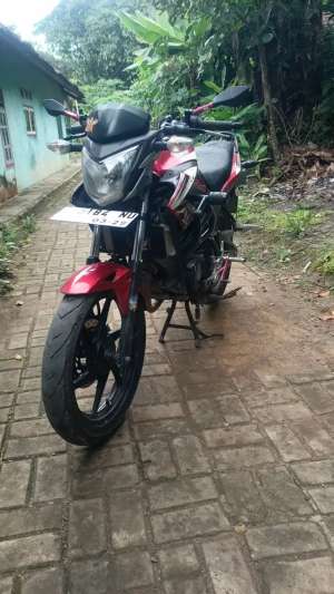 Jual bekas Honda CB150R old 2014,lokasi di Cibadak