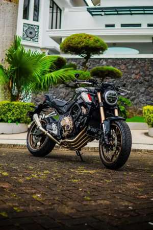 Jual bekas Honda CB650 R Neo Tahun 2020,lokasi di Blimbing